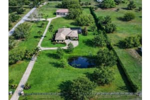 17001 DEER PRAIRIE DRIVE, SARASOTA, FL 34240 - MLS#MFRA4684995