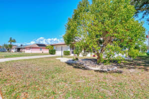 430 SUNNYSIDE DRIVE, VENICE, FL 34293 - MLS#MFRA4685144