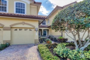 8411 MIRAMAR WAY, LAKEWOOD RANCH, FL 34202 - MLS#MFRA4685409