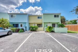 1752 STICKNEY POINT ROAD, SARASOTA, FL 34231 - MLS#MFRA4685496