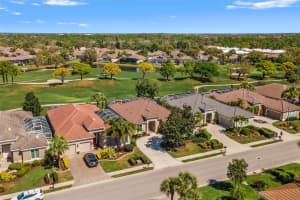 8755 52ND AVE E, LAKEWOOD RANCH, FL 34211 - MLS#MFRA4685543