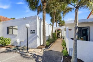 1585 TARPON CENTER DRIVE, VENICE, FL 34285 - MLS#MFRA4685602