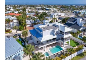 303 55TH STREET, HOLMES BEACH, FL 34217 - MLS#MFRA4685639