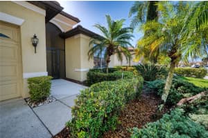 8142 STIRLING FALLS CIRCLE, SARASOTA, FL 34243 - MLS#MFRA4685641