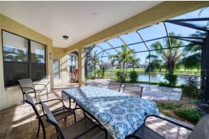 8142 STIRLING FALLS CIRCLE, SARASOTA, FL 34243 - MLS#MFRA4685641