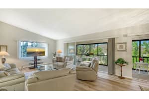 2446 CLUBHOUSE CIRCLE, SARASOTA, FL 34232 - MLS#MFRA4685777