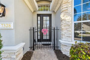 7328 LAKE FOREST GLEN, LAKEWOOD RANCH, FL 34202 - MLS#MFRA4685781