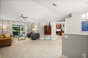 6960 STETSON STREET CIRCLE, SARASOTA, FL 34243 - MLS#MFRA4685785