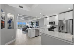 10530 BOARDWALK LOOP, LAKEWOOD RANCH, FL 34202 - MLS#MFRA4685835