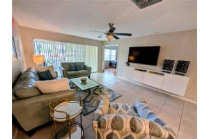 6896 COUNTRY CLUB LANE, SARASOTA, FL 34243 - MLS#MFRA4685899