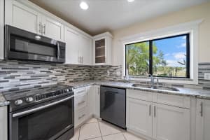 603 SPECK COURT, TAMPA, FL 33613 - MLS#MFRA4685971