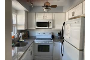 304 47TH AVENUE DRIVE, BRADENTON, FL 34207 - MLS#MFRA4685990