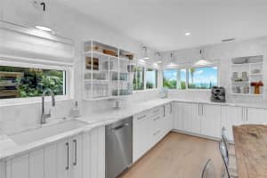 321 CASEY KEY ROAD, NOKOMIS, FL 34275 - MLS#MFRA4686003