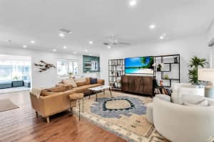 2587 RINGLING BOULEVARD, SARASOTA, FL 34237 - MLS#MFRA4686081