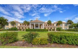 51 Macewen Dr #12, OSPREY