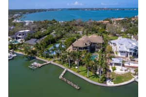 1423 HILLVIEW DRIVE, SARASOTA, FL 34239 - MLS#MFRA4686188