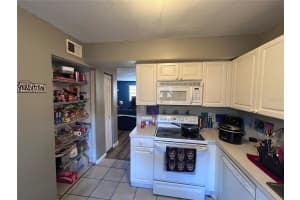 313 OAK ROSE LANE, TAMPA, FL 33612 - MLS#MFRA4686203