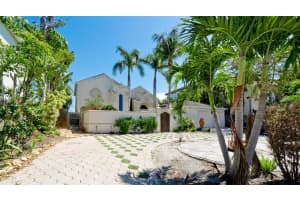 8213 MIDNIGHT PASS ROAD, SARASOTA, FL 34242 - MLS#MFRA4686208