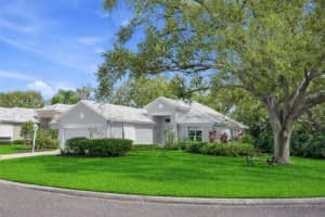 7904 HAMPTON COURT, UNIVERSITY PARK, FL 34201 - MLS#MFRA4686304