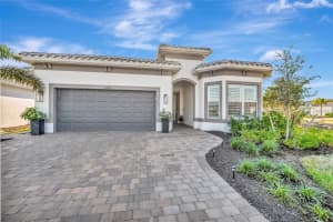 10201 BEACH DUNE DRIVE, ENGLEWOOD, FL 34223 - MLS#MFRA4686333