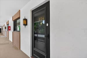 2522 CLUBHOUSE DRIVE, SARASOTA, FL 34232 - MLS#MFRA4686377