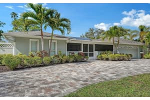 121 HOLLY AVENUE, SARASOTA, FL 34243 - MLS#MFRA4686397