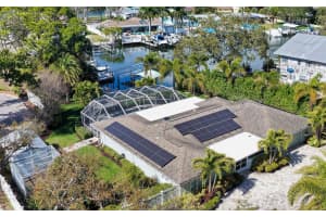 121 HOLLY AVENUE, SARASOTA, FL 34243 - MLS#MFRA4686397