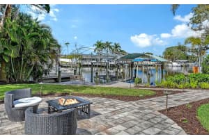 121 HOLLY AVENUE, SARASOTA, FL 34243 - MLS#MFRA4686397