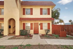 1112 MAIN STREET, LEESBURG, FL 34748 - MLS#MFRA4686398