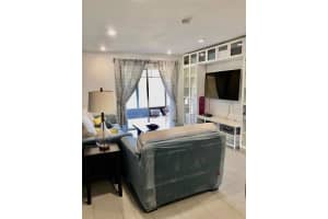 102 CAPRI ISLES BOULEVARD, VENICE, FL 34292 - MLS#MFRA4686407