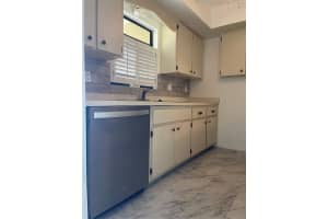 2807 48TH AVE DR W, BRADENTON, FL 34212 - MLS#MFRA4686409