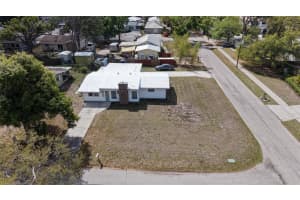 2600 LOMA LINDA STREET, SARASOTA, FL 34239 - MLS#MFRA4686437