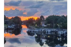 2321 CANALBLUFF PLACE, SARASOTA, FL 34231 - MLS#MFRA4686452