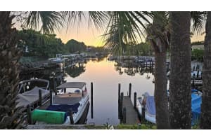 2321 CANALBLUFF PLACE, SARASOTA, FL 34231 - MLS#MFRA4686452