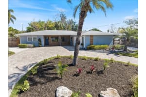 2513 MINEOLA WAY, SARASOTA, FL 34239 - MLS#MFRA4686632