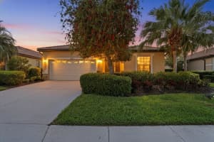 8205 STIRLING FALLS CIRCLE, SARASOTA, FL 34243 - MLS#MFRA4686670