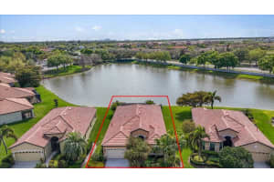 8205 STIRLING FALLS CIRCLE, SARASOTA, FL 34243 - MLS#MFRA4686670