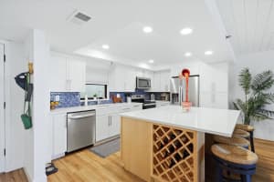 1001 BENJAMIN FRANKLIN DRIVE, SARASOTA, FL 34236 - MLS#MFRA4686677