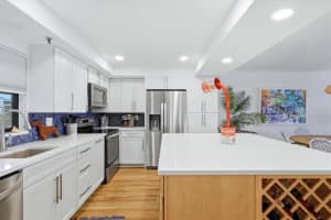 1001 BENJAMIN FRANKLIN DRIVE, SARASOTA, FL 34236 - MLS#MFRA4686677