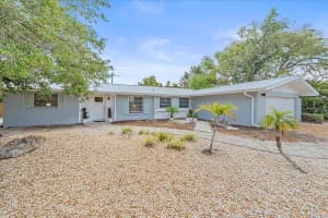 611 VENICE LANE, SARASOTA, FL 34242 - MLS#MFRA4686684