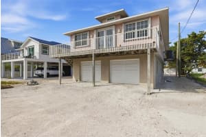2806 Gulf Dr, HOLMES BEACH
