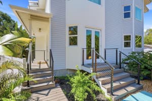 2538 TRINIDAD STREET, SARASOTA, FL 34231 - MLS#MFRA4686703