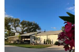 4705 Lemon Bay Dr, VENICE