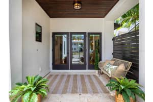 617 MADISON COURT, SARASOTA, FL 34236 - MLS#MFRA4687004