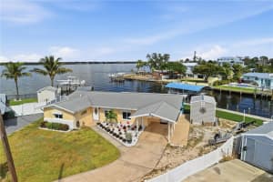 211 21st St Ne, BRADENTON