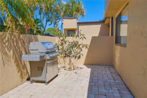 5257 MYRTLE WAY, SARASOTA, FL 34235 - MLS#MFRA4687062