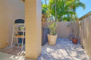 5257 MYRTLE WAY, SARASOTA, FL 34235 - MLS#MFRA4687062