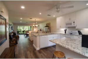 5635 GOLF POINTE DRIVE, SARASOTA, FL 34243 - MLS#MFRA4687173