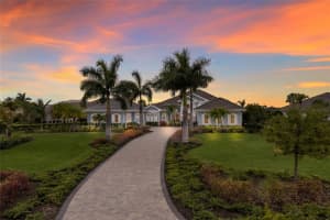 8134 Pavia Way, LAKEWOOD RANCH