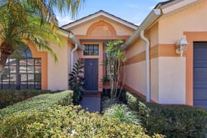 5667 BEAURIVAGE AVENUE, SARASOTA, FL 34243 - MLS#MFRA4687359